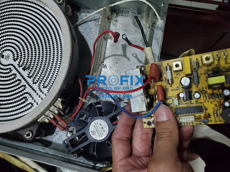 Bếp hoạt động liên tục ở công suất cao gây lỗi E6