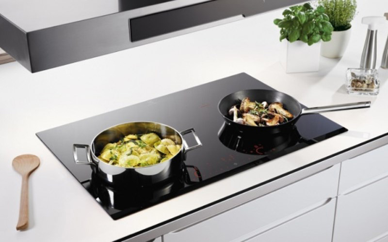 Đặt nồi đúng vị trí vùng nấu tránh bếp từ lỗi E0