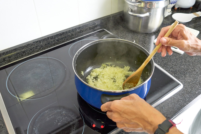 Sử dụng mức công suất phù hợp hạn chế tình trạng bếp từ lỗi E1