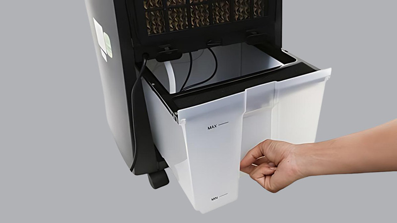 Cần vệ sinh thường xuyên bình chứa nước theo định kỳ