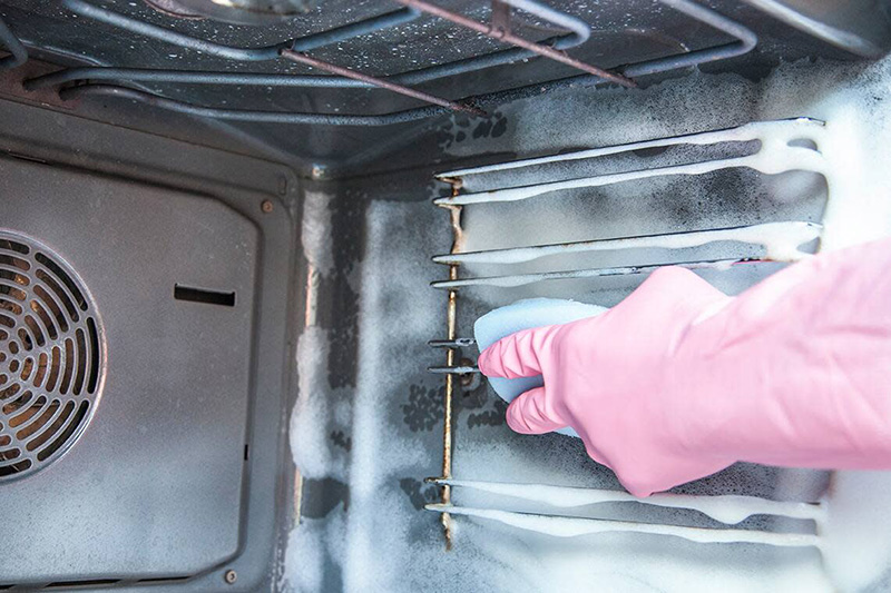 Cách vệ sinh lò vi sóng bằng baking soda đơn giản, sạch bong