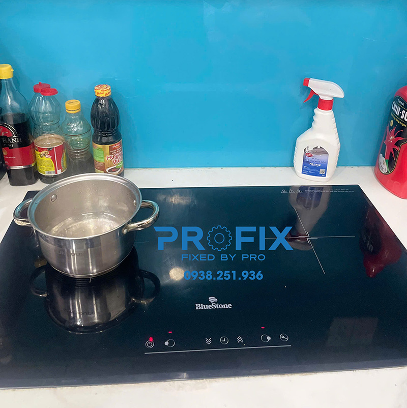Để tiết kiệm thời gian, hãy sử dụng dung dịch vệ sinh bề mặt bếp từ chuyên dụng của Profix