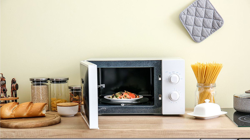 Với lỗi phức tạp, gọi ngay Profix để sửa lò vi sóng bị đánh lửa tận nơi