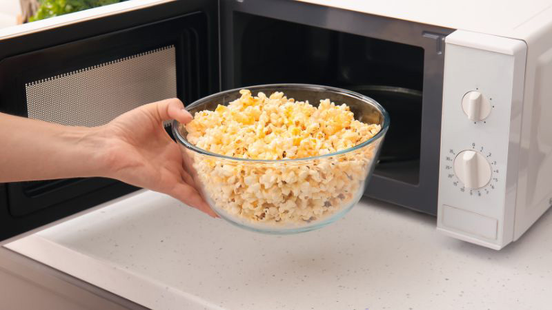 Sử dụng lò vi sóng đúng cách, tránh gây liệt phím bấm