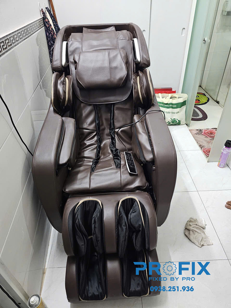 Quy trình thay da ghế massage Kingsport được thực hiện cẩn thận, tỉ mỉ